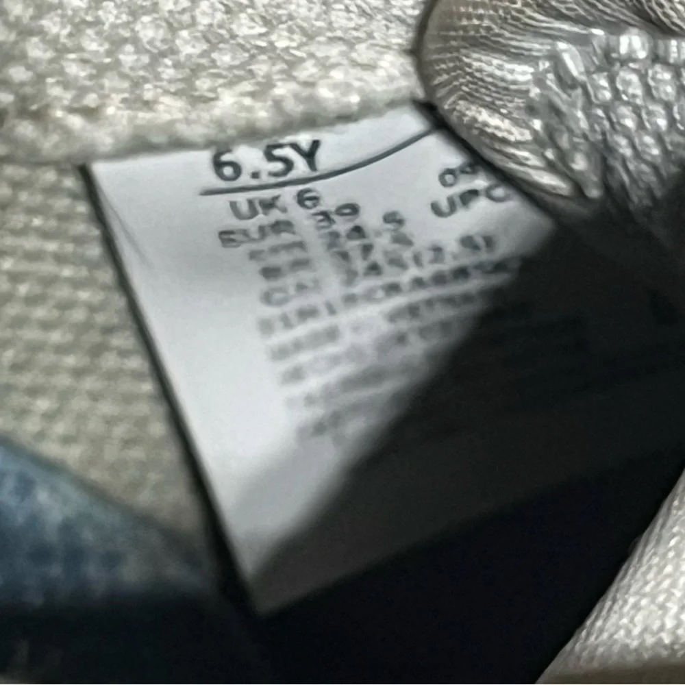 Nike Air Force 1's triple white low top youth sneakers size 6.5Y‎